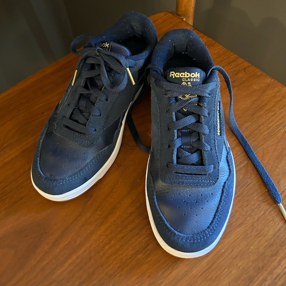 Navy leather/suede Reebok sneakers